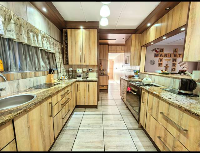 3 BEDROOM HOUSE FOR SALE IN SASOLBURG EXT 11